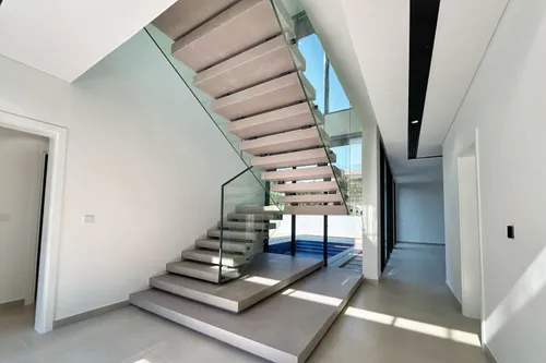 4 Bedrooms Villa in Saro