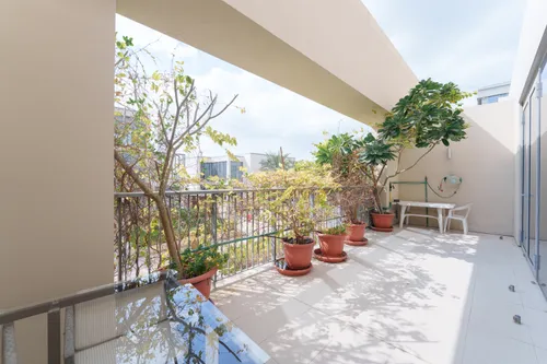 3 Bedrooms Townhouse in Building E