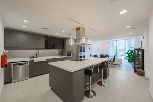 3 Bedrooms Townhouse in Building E