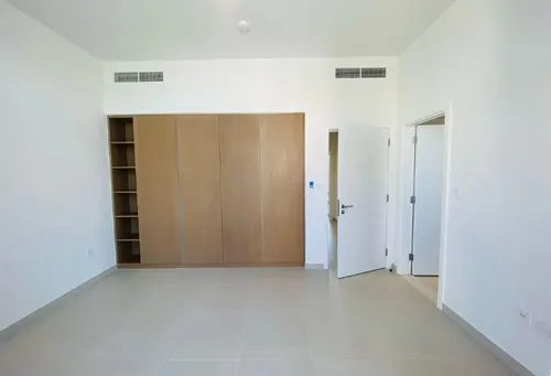 4 Bedrooms Villa in Greenview 3