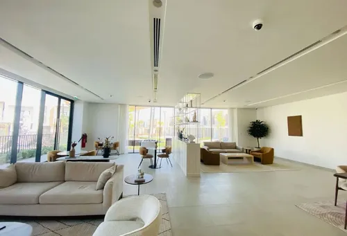 4 Bedrooms Villa in Greenview 3