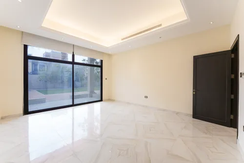 6 Bedrooms Villa in Shakhbout City