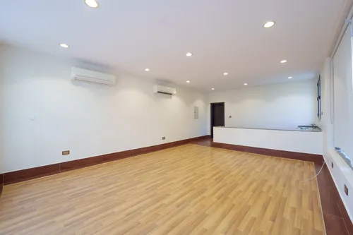 6 Bedrooms Villa in Shakhbout City