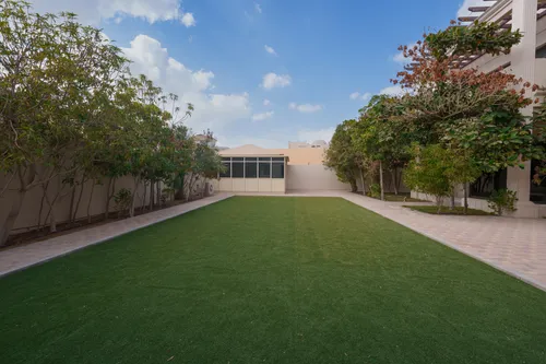 6 Bedrooms Villa in Shakhbout City