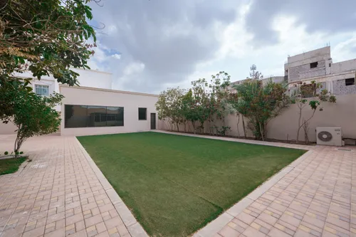 6 Bedrooms Villa in Shakhbout City