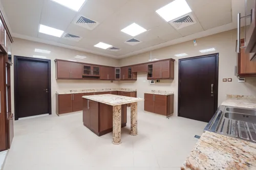 6 Bedrooms Villa in Shakhbout City