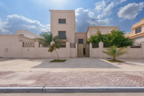 6 Bedrooms Villa in Shakhbout City