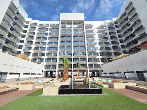  Apartment in Azizi Mirage