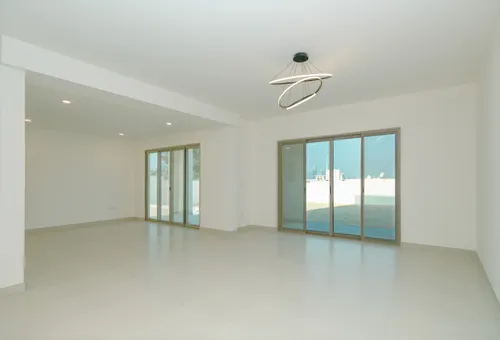 4 Bedrooms Villa in Garden View Villas