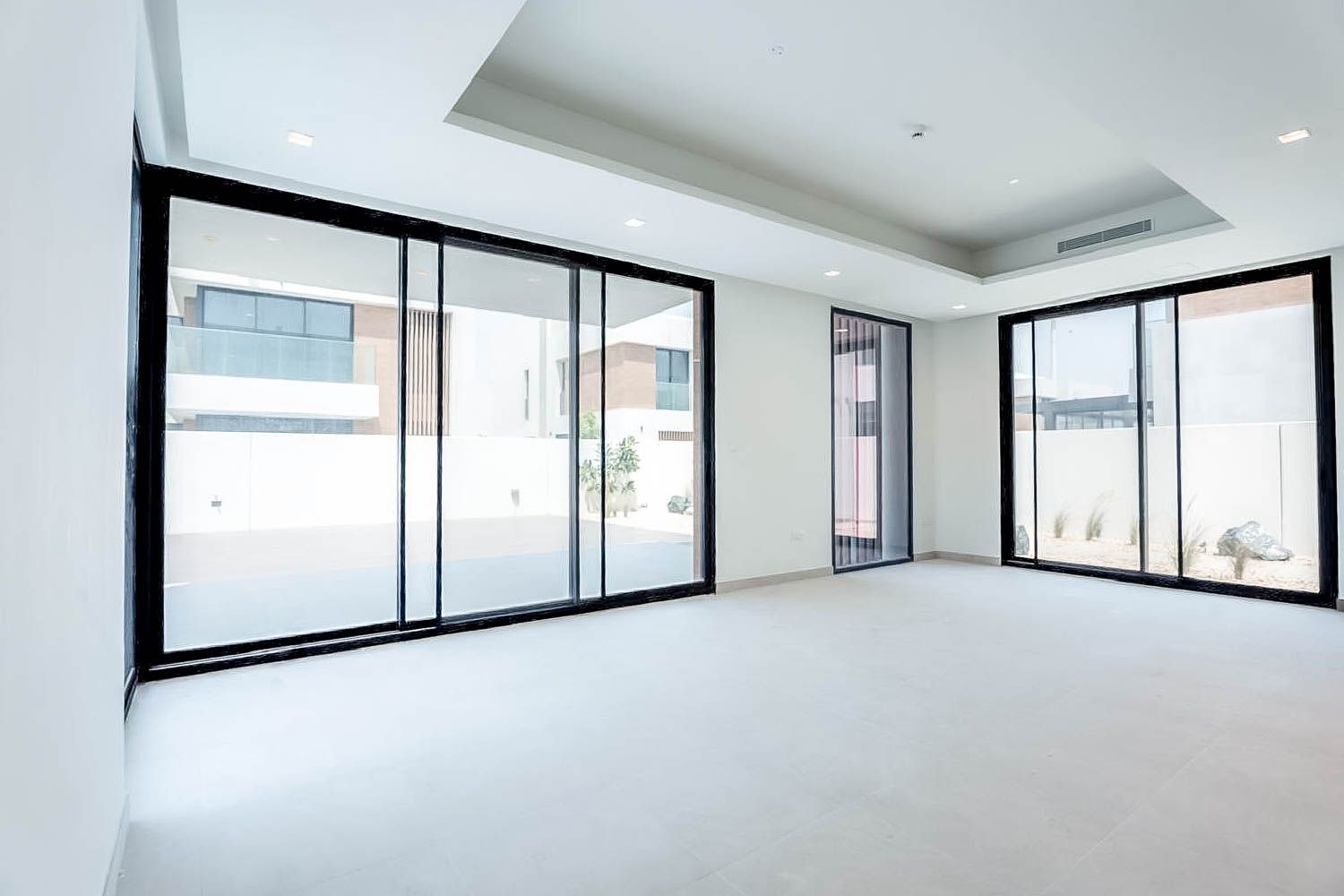 5 Bedrooms Villa in The Dunes