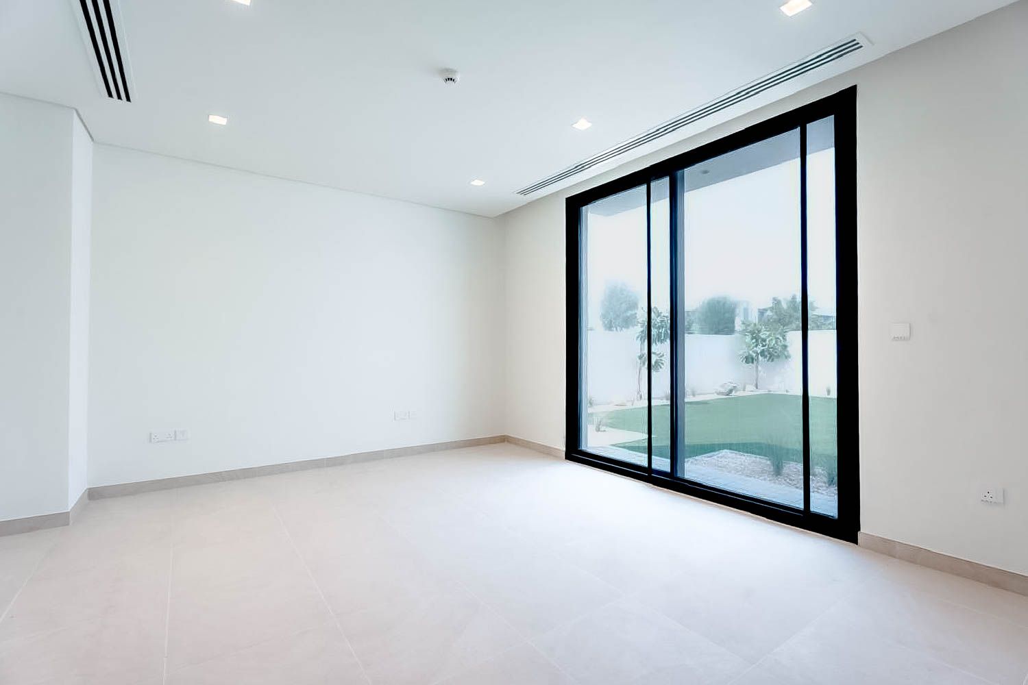 5 Bedrooms Villa in The Dunes