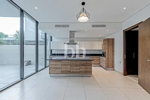 5 Bedrooms Villa in Umm Suqeim 3 Villas