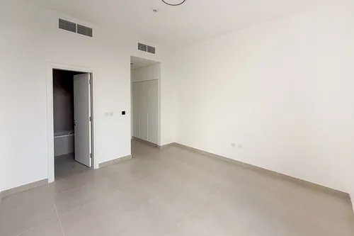 4 Bedrooms Townhouse in Saro