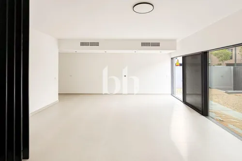 4BR Middle Unit Townhouse | Handover June 2026