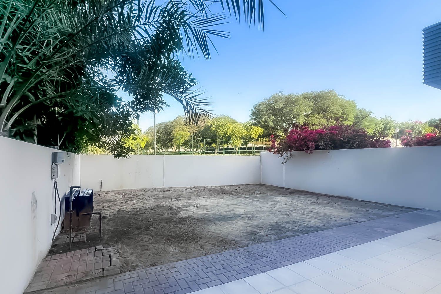 3 Bedrooms Villa in Cluster H