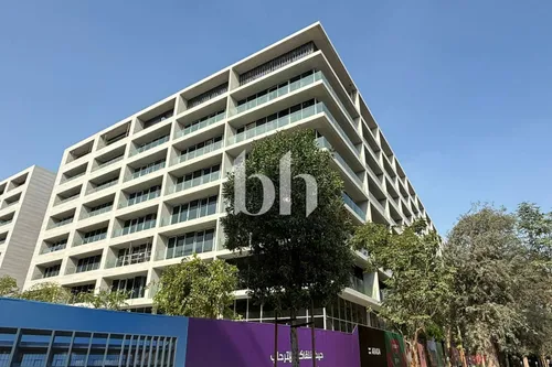 Direct Pool View | Bright & Spacious | Balcony