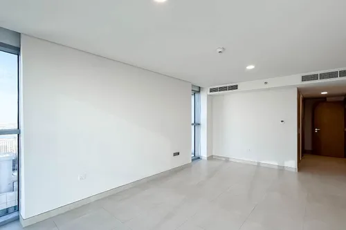 2 Bedrooms Apartment in Radiant Square