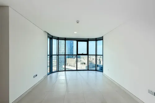 2 Bedrooms Apartment in Radiant Square
