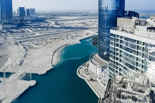 2 Bedrooms Apartment in Radiant Square