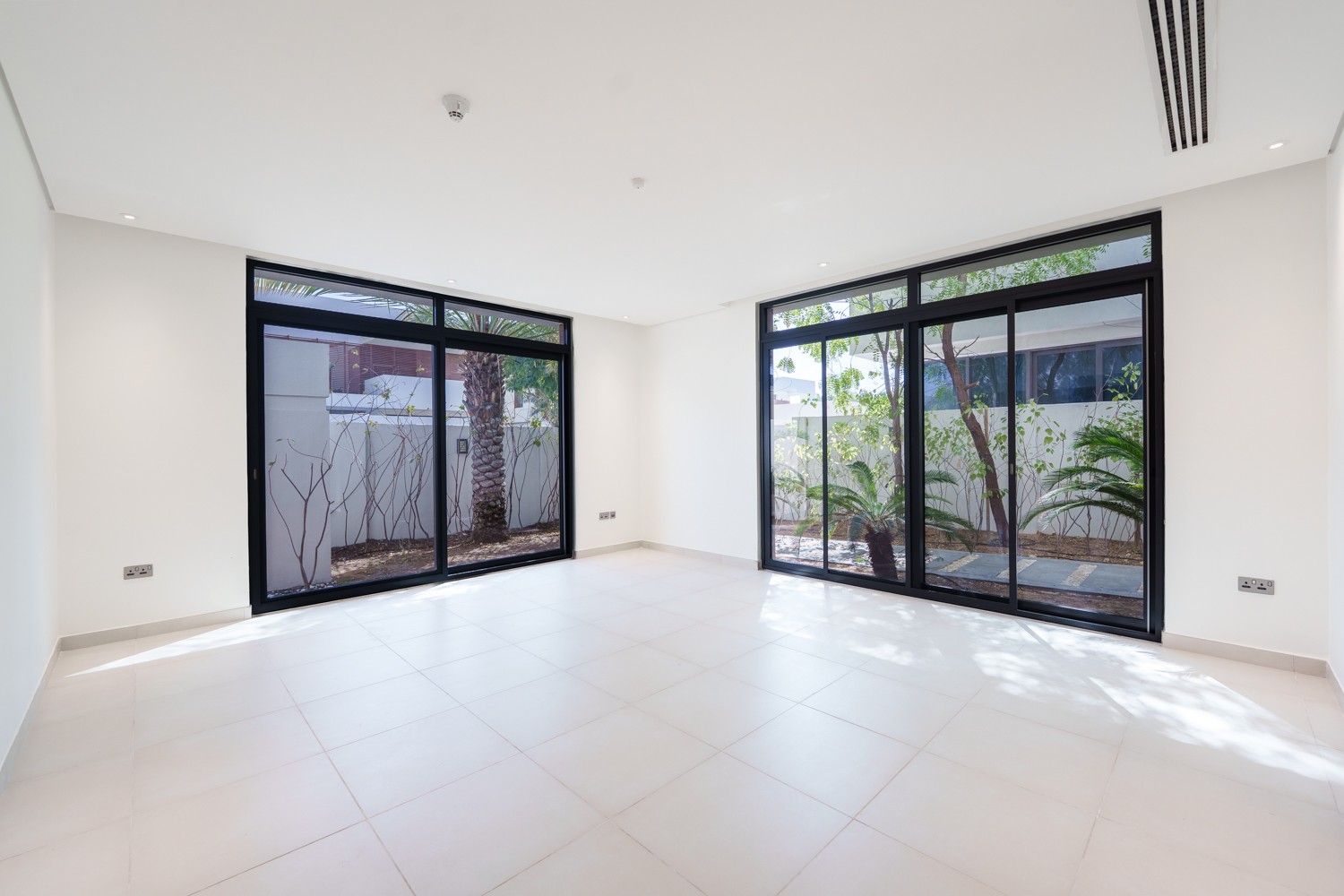 5 Bedrooms Villa in West Yas