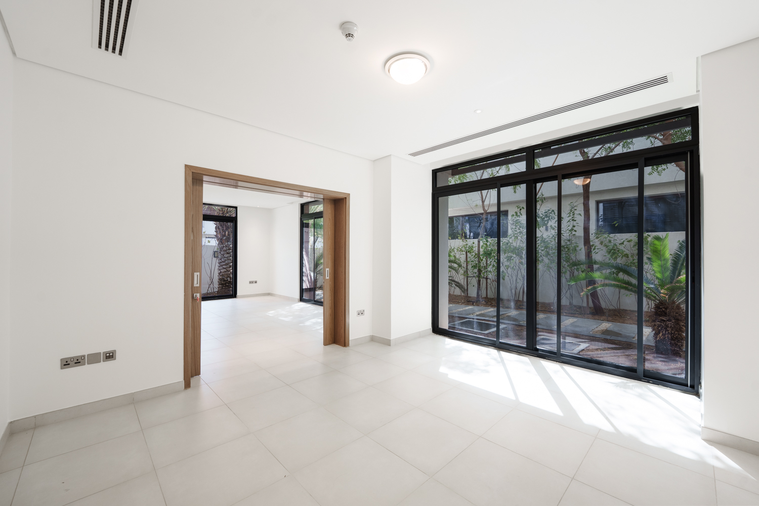 5 Bedrooms Villa in West Yas