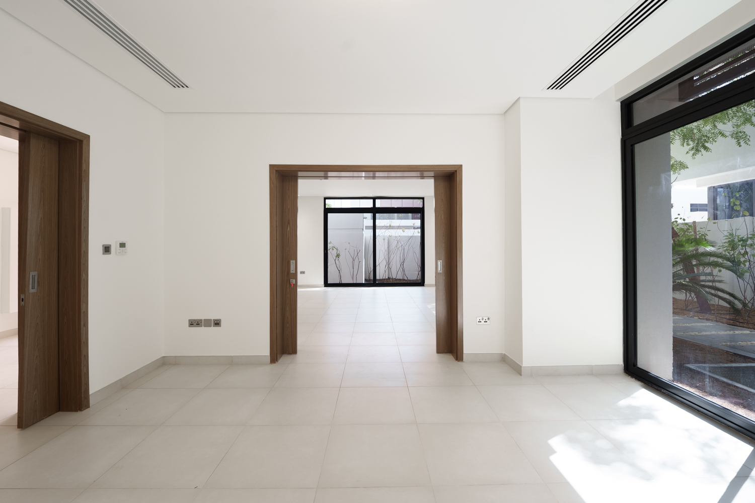 5 Bedrooms Villa in West Yas