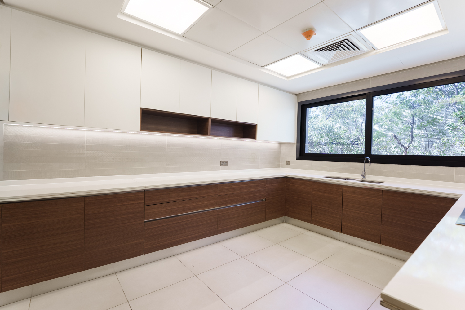 5 Bedrooms Villa in West Yas