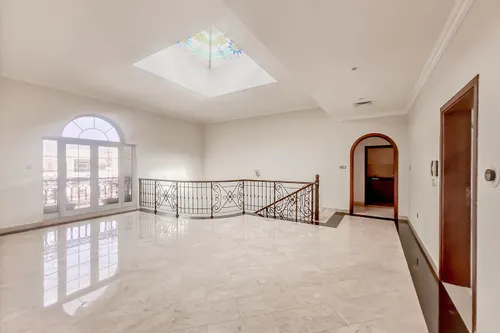 6 Bedrooms Villa in Al Manara