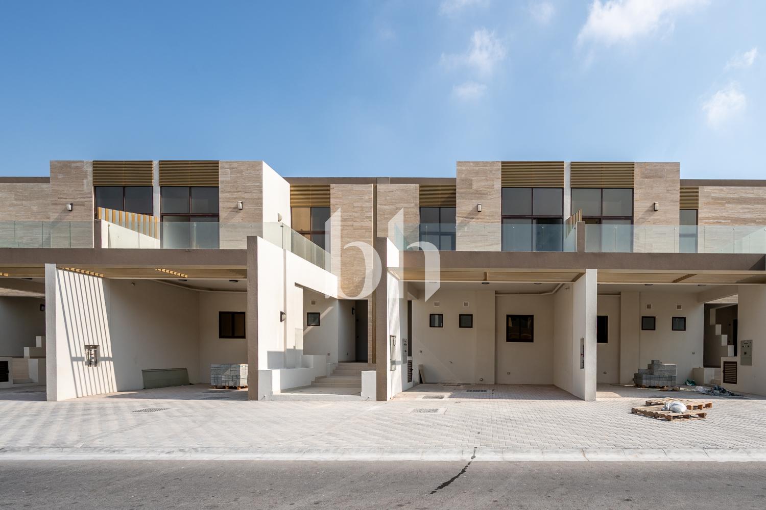 Exclusive | Large Layout | Singe Row | Brand New