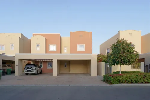 4 Bedrooms Townhouse in Amaranta 2