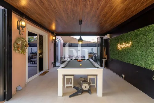 Exclusive |Upgraded & Extended |Vacant on Transfer