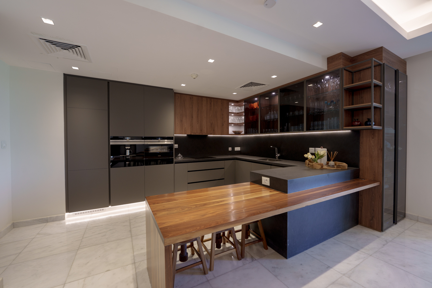 4 Bedrooms Villa in Redwoods