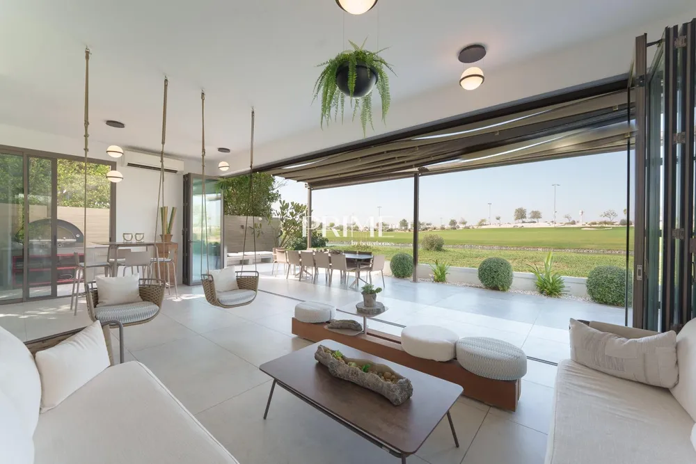 4 Bedrooms Villa in Redwoods