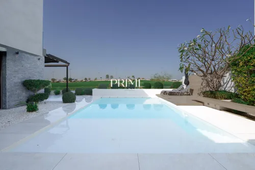 4 Bedrooms Villa in Redwoods