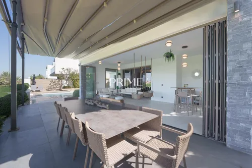 4 Bedrooms Villa in Redwoods