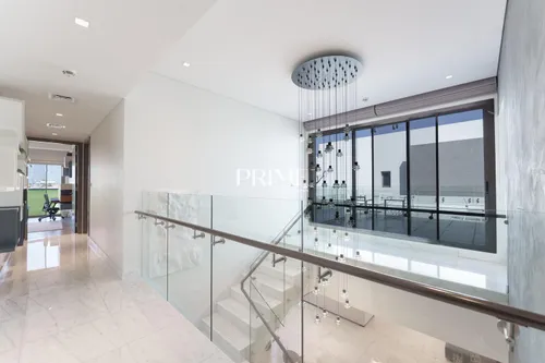 4 Bedrooms Villa in Redwoods