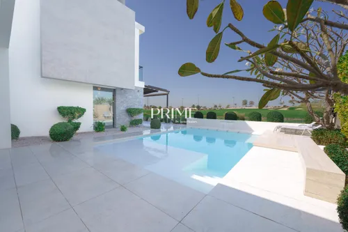 4 Bedrooms Villa in Redwoods