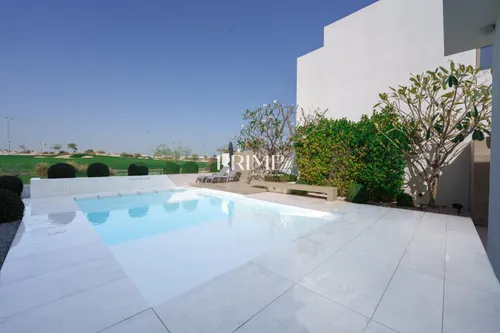 4 Bedrooms Villa in Redwoods