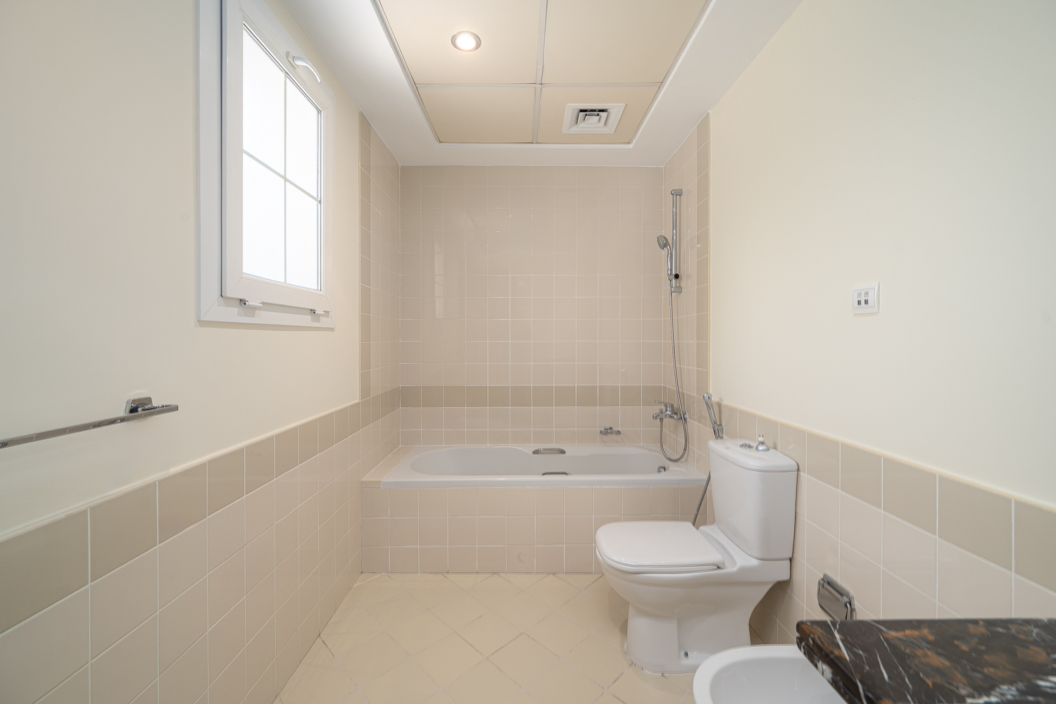 3 Bedrooms Villa in Alma 1