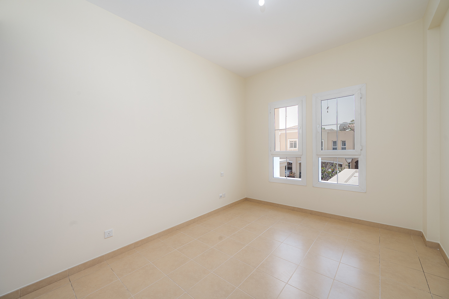 3 Bedrooms Villa in Alma 1