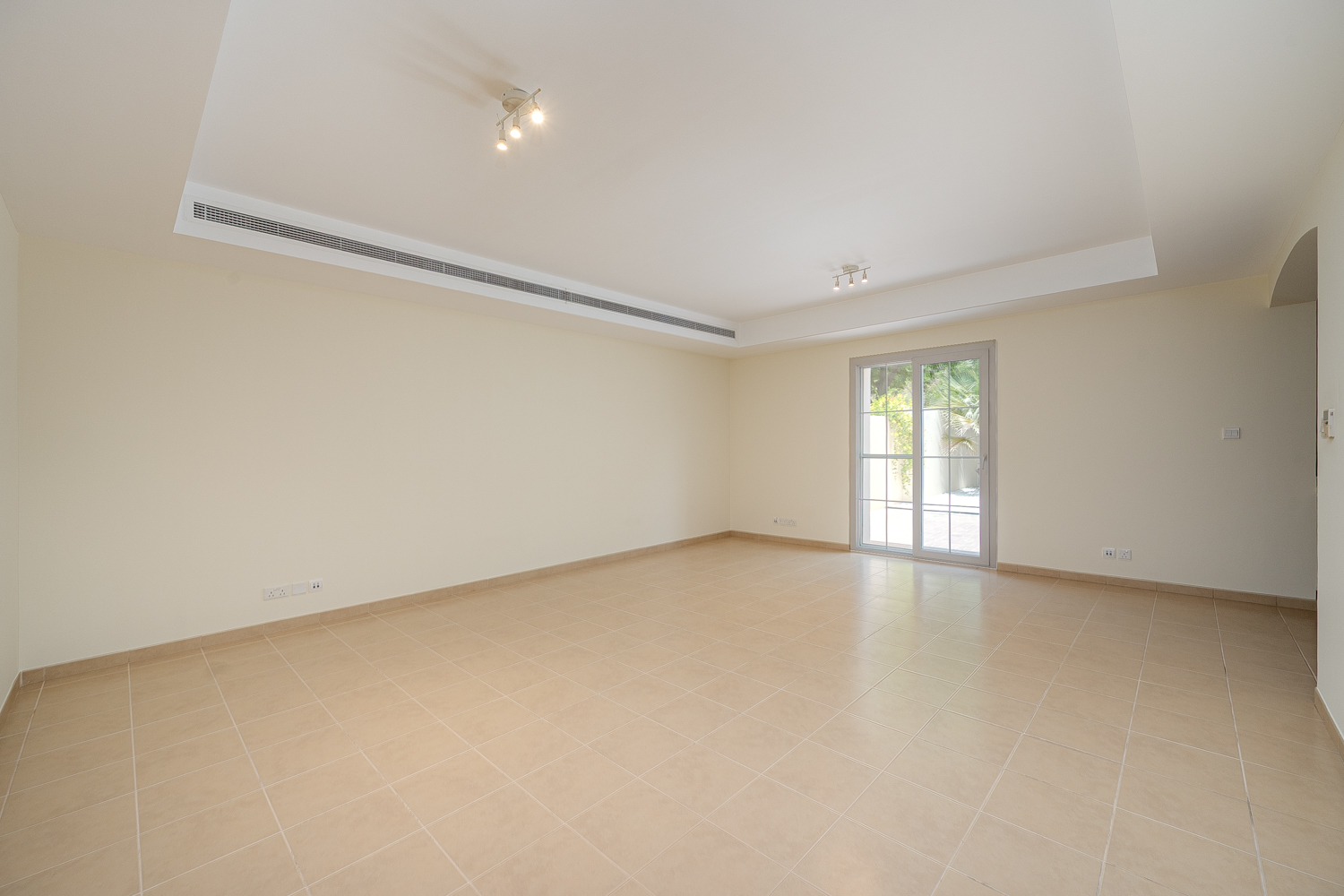 3 Bedrooms Villa in Alma 1