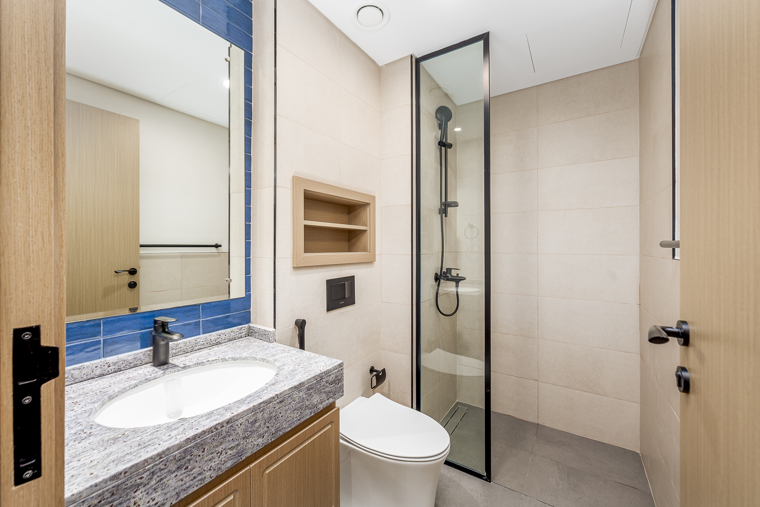 4 Bedrooms Townhouse in Santorini 1