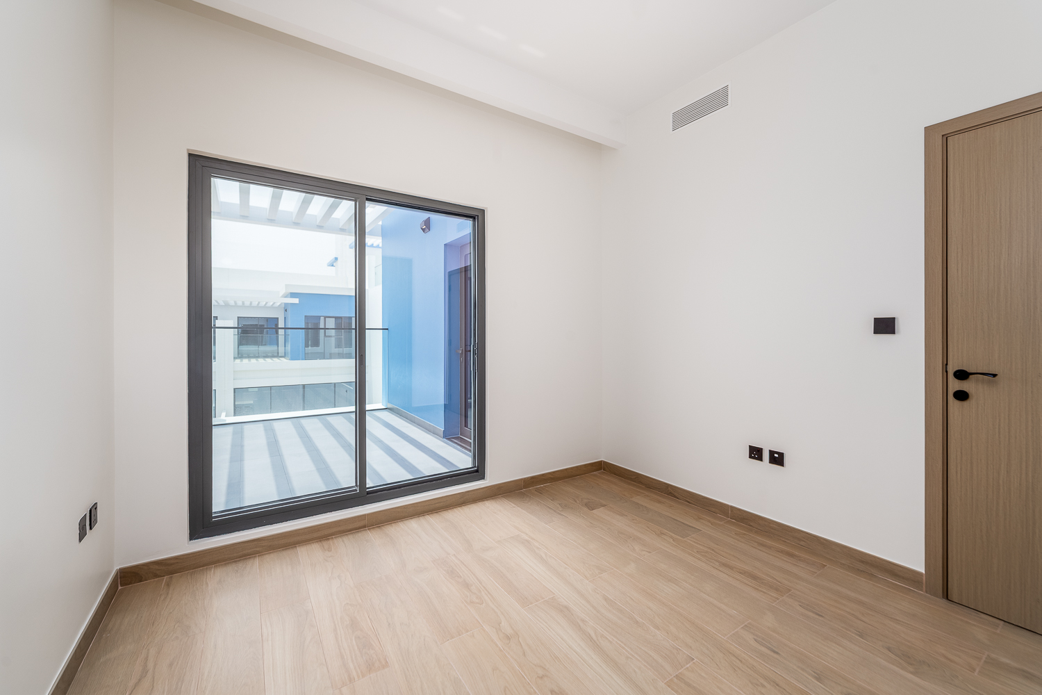 4 Bedrooms Townhouse in Santorini 1