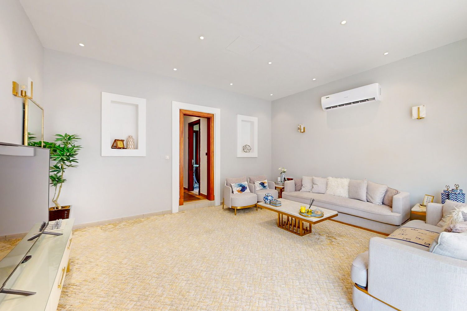 5 Bedrooms Villa in The Villa Centro Community Mall