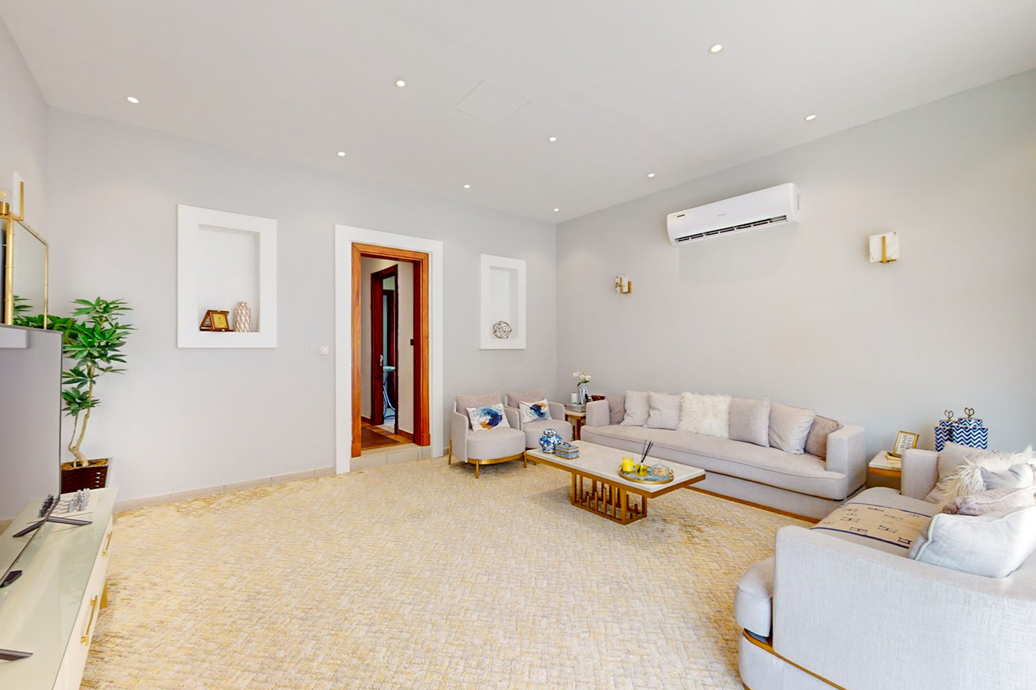 5 Bedrooms Villa in The Villa Centro Community Mall