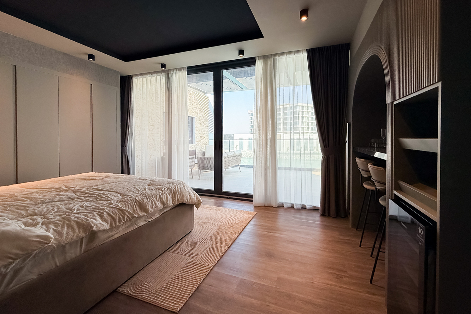 5 Bedrooms Villa in Sun Island