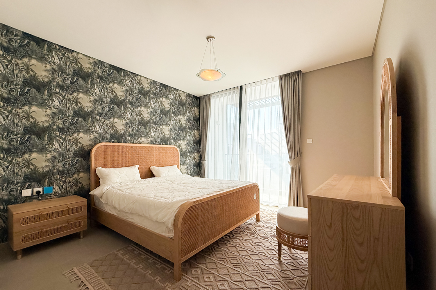 5 Bedrooms Villa in Sun Island