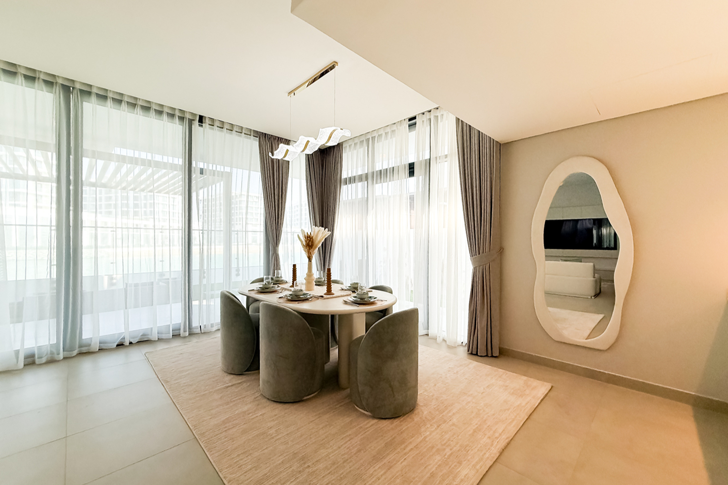 5 Bedrooms Villa in Sun Island