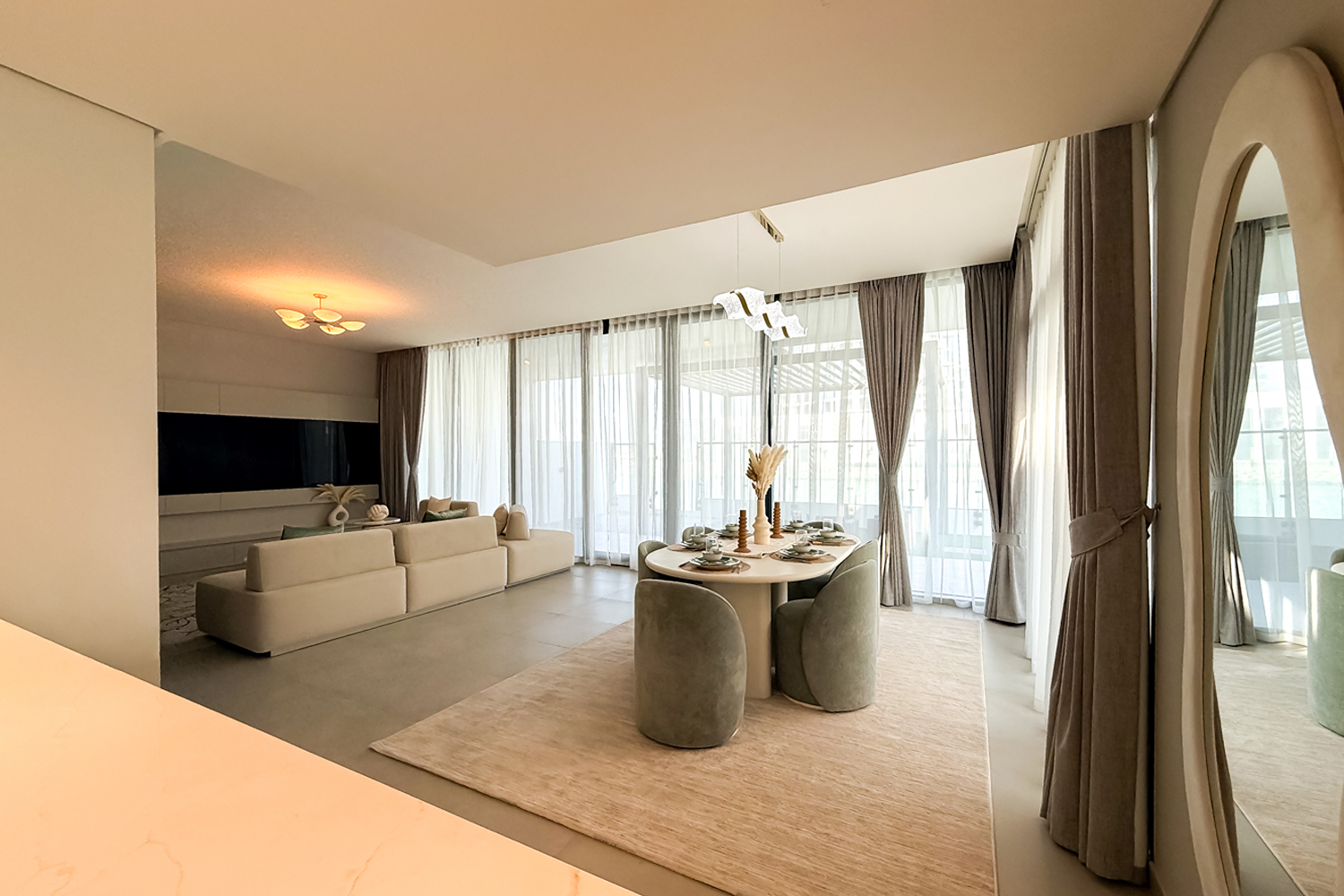 5 Bedrooms Villa in Sun Island