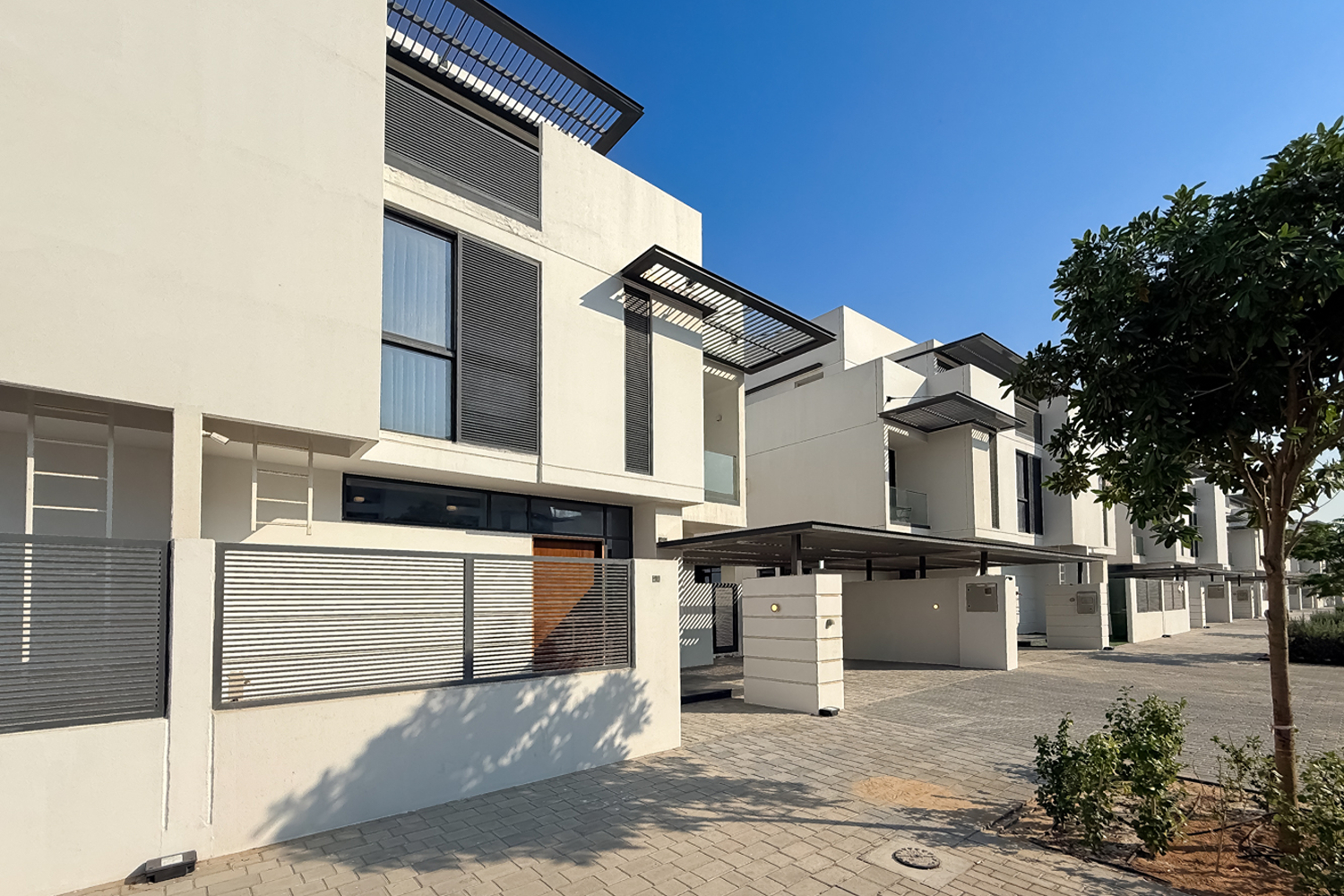 5 Bedrooms Villa in Sun Island